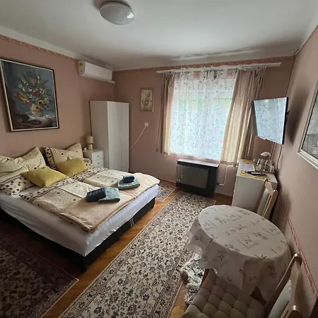 Relax13 Vendeghaz Πανσιόν