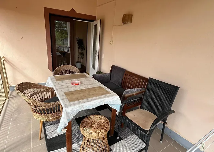 Relax13 Vendeghaz 3* ヘーヴィーズ